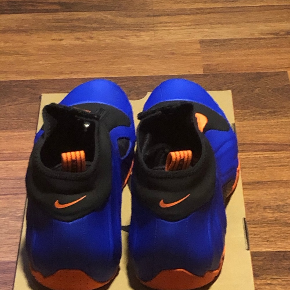 Nike Sneakers! - Picture 4 of 4